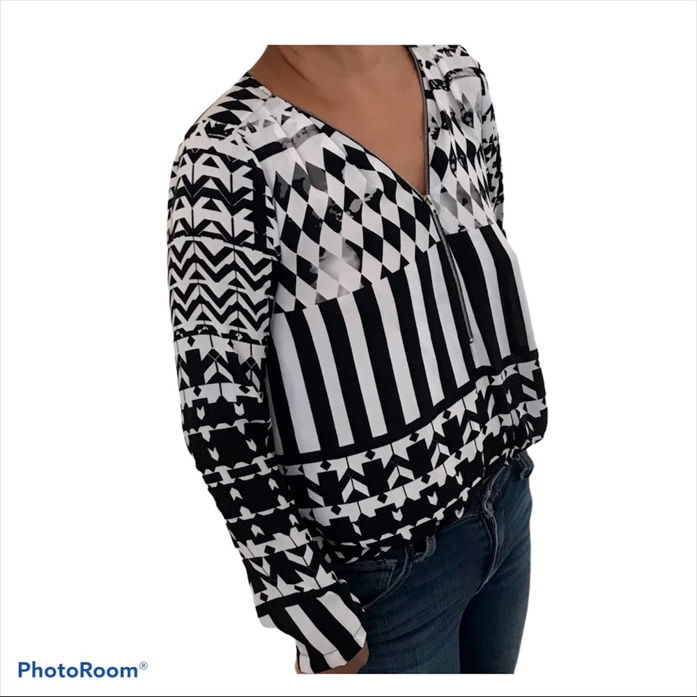 Aqua Long Sleeve Black & White Top Sz S